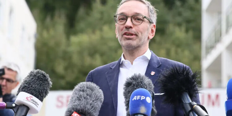 Avusturya seçimlerinde ‘aşırı sağ’ ilk kez birinci parti oluyor