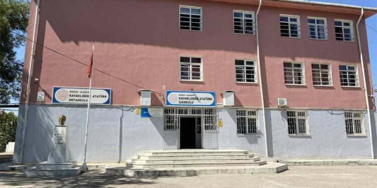 Beden eğitimi dersinde fenalaşan 11 yaşındaki çocuk yaşamını yitirdi