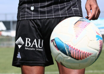 Beşiktaş'ın Şort Sponsoru Bahçeşehir Üniversitesi Oldu!