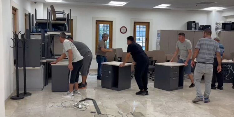 Beyoğlu Belediyesi’ne intikam gibi tahliye: Personel ve yöneticilerin girişine izin verilmedi