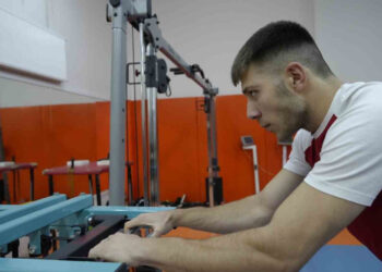 Bilek Güreşini Tam Bırakacakken Gelen Destek ile Dünya Sahnesine Çıktı