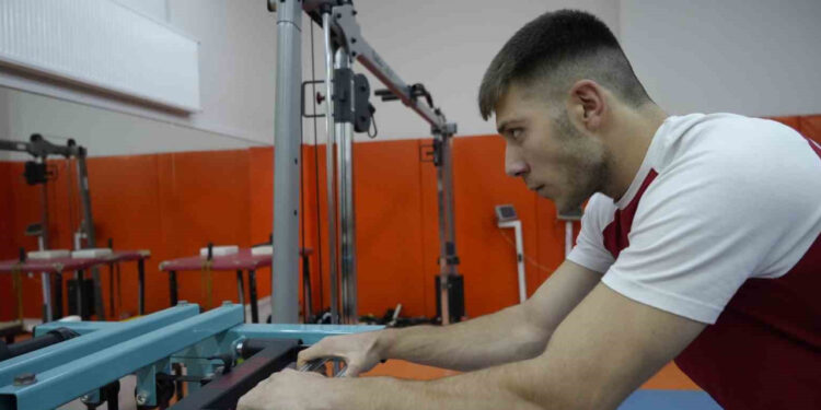 Bilek Güreşini Tam Bırakacakken Gelen Destek ile Dünya Sahnesine Çıktı