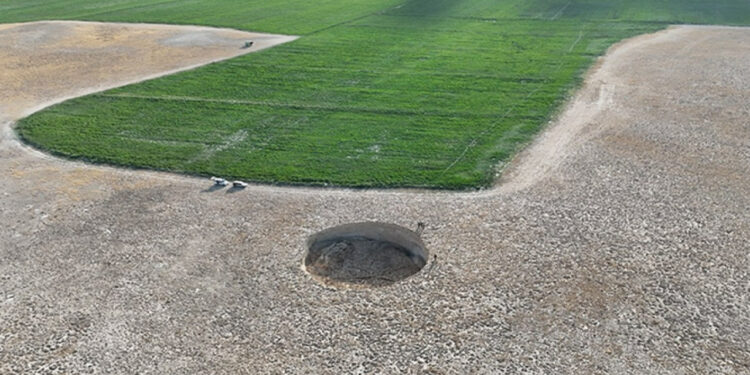 Bir Günde İki Çöküntü! Konya'da Yeni Bir Obruk Oluştu