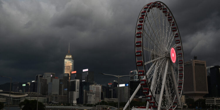 ÇİN | Süper tayfun Yagi karaya ulaştı; 420 bin kişi tahliye edildi