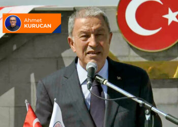 Cahil olmak ne güzel; her şeyi biliyor insan!