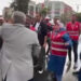 Çatalca müftüsü, işten çıkarıldıkları için eylem yapan işçilere müdahale etti