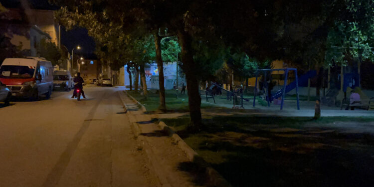 Çocuk Parkındaki Kavga Kanlı Bitti! Kardeşini Darp Eden Çocuğu Bıçakla Yaralandı