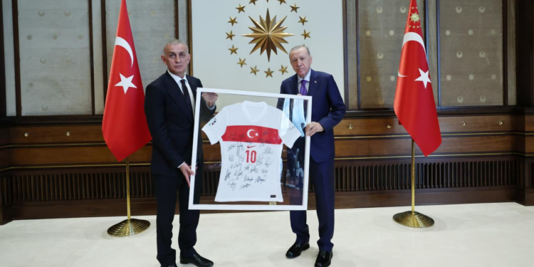 Cumhurbaşkanı Erdoğan, TFF Heyetini Kabul Etti