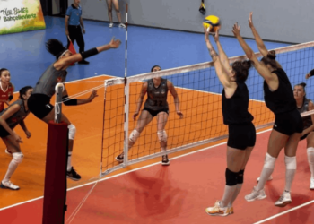 Cumhuriyet Kupası Kadınlar Voleybol Turnuvası Başladı