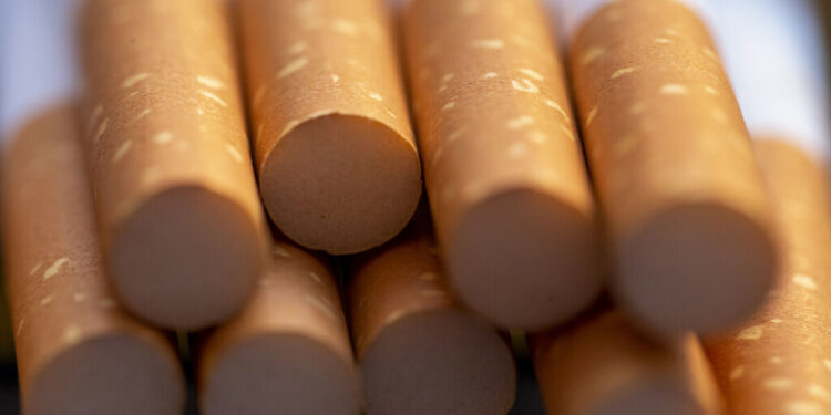 Uzmanı hesapladı: 60 liralık sigaranın 52 lirası vergi