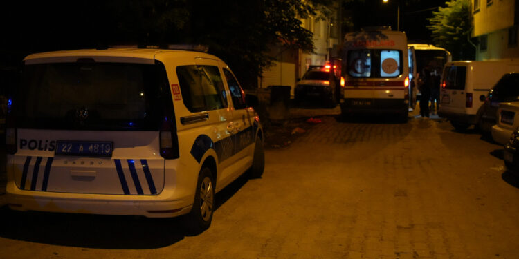 Edirne'de İki Grup Arasında Silahlı Kavga! Ortalık Savaş Alanına Döndü