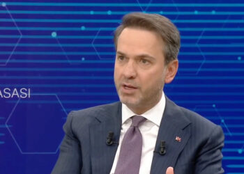 Enerji Bakanı, ‘sefaleti’ itiraf etti: “1000 liralık gaz ve elektrik faturasının yüzde 60’ı devletimiz karşılıyor”