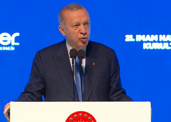 Erdoğan, ‘genç teğmenleri’ hedef gösterdi: “O kılıçları kime çekiyorsunuz?”