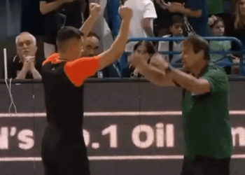 Ergin Ataman'ı Çileden Çıkaran Pankart! Gündem Olan Görüntü Sonrası İlk Açıklama