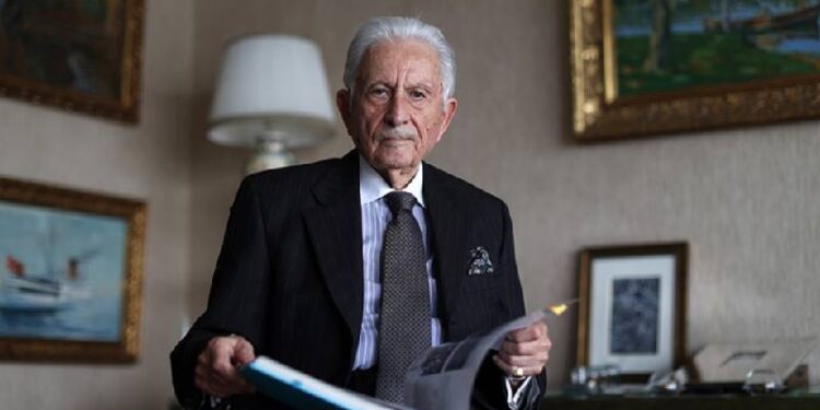 Eski AA Genel Müdürü Atilla Onuk hayatını kaybetti