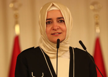 Eski Bakanın Kardeşi Bahreyn Büyükelçiliğine Atandı