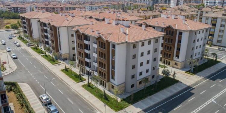 Fahiş fiyat artışına giden emlak işletmesine 100 bin liralık ceza