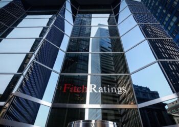 Fitch, Türkiye’nin kredi notunu B+’dan BB-‘ye yükseltti