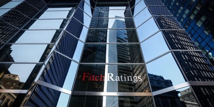 Fitch, Türkiye’nin kredi notunu B+’dan BB-‘ye yükseltti