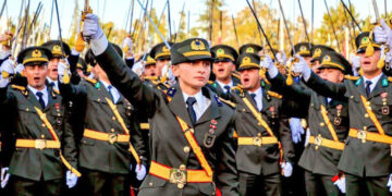 Genç teğmenler hakkında soruşturma iddiasına, bakanlıktan yalanlama