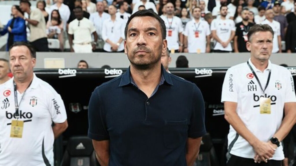 Giovanni van Bronckhorst: '10 Kişiye Karşı Oynamamız Gerektiği Şekilde Oynayamadık'