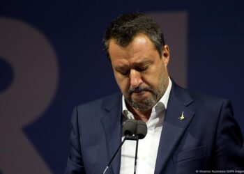 Göçmen gemisini geri çeviren Salvini'nin altı yıl hapsi istendi