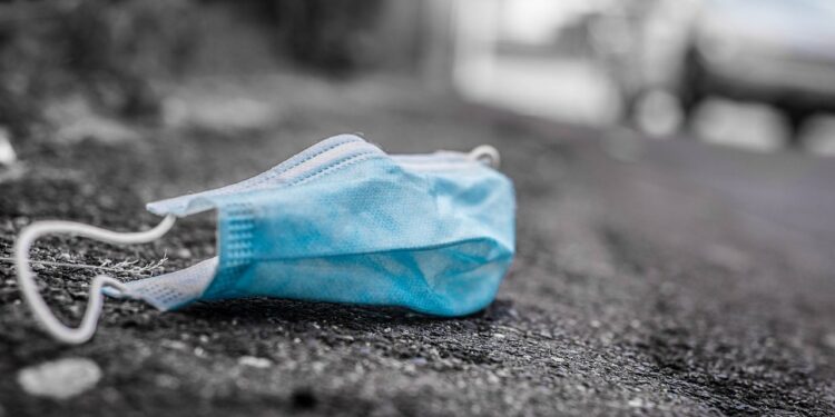 Dr. Süngü: Grip şikayetiyle gelen beş hastanın dördü Covid-19