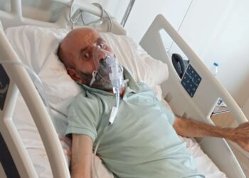 Hasta tutukluya kötü muamele