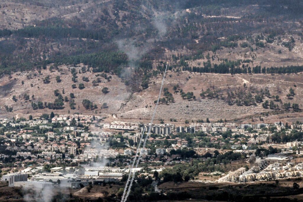 Hizbullah, İsrail’e 130 roket fırlattı; ölü ya da yaralı yok