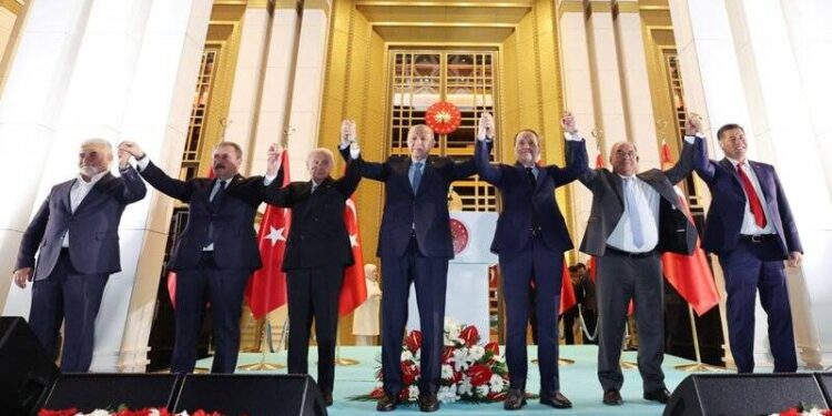 Hüda-Par Genel Başkanı Yapıcıoğlu, el bombasının pimini çekti Cumhur İttifakı’nın içine attı