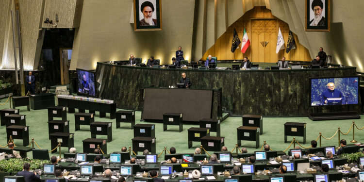 İRAN | Meclis, Sünni cumhurbaşkanı yardımcısı atanmasını veto etti