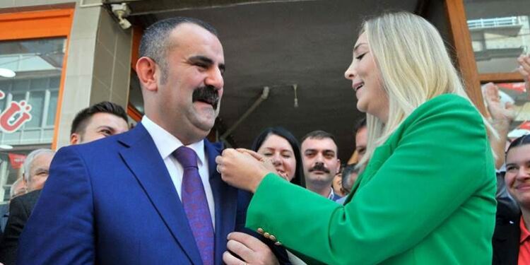 İYİ Parti’den istifa eden başkan o partiye katıldı