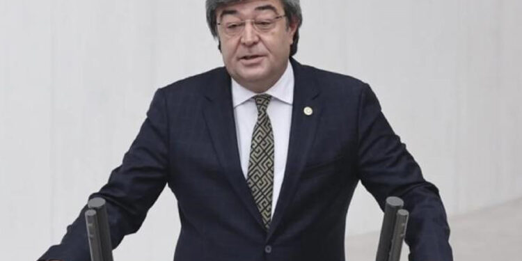 İYİ Partili Milletvekili Ataş, partisinden istifa etti