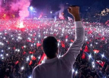 İmamoğlu’nun diploması sahte mi? “Tezgah hazırlanıyor”