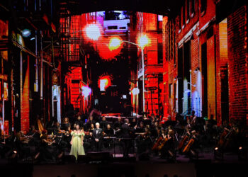 İspanyol Tenor İstanbul'da Renkli Bir Konser Verdi