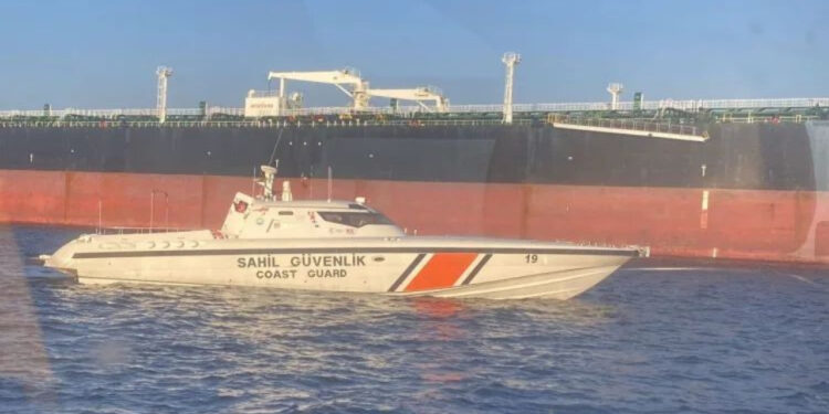 İstanbul Açıklarında Rehine Krizi! Sahil Güvenlik Harekete Geçti