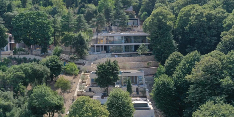 İstanbul Vaniköy’deki kaçak villanın yıkımına başlandı