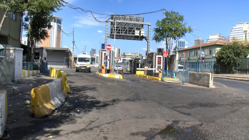 İstanbul'da Meyve Sebze Halinde Silahlı Kavga: 5 Yaralı