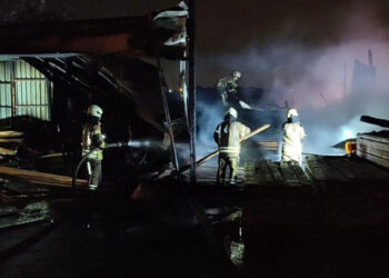 İstanbul’da ahşap atölyesinde yangın: 1 ölü