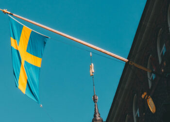 İsveç, ülkesine dönen göçmenlere 30 bin euro ödeme yapacak