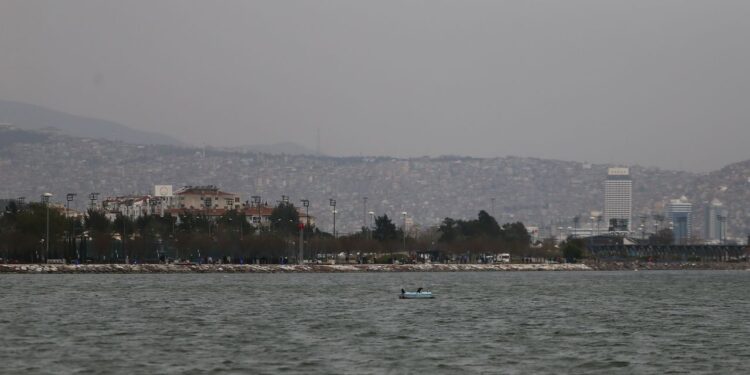 İzmir'in havası alarm veriyor