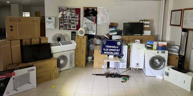 Kahramanmaraş'ta 'deprem yardımları'nı satan 4 kişi tutuklandı