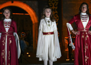 Kayseri'de Çerkes Kıyafetleri Defilesi Düzenlendi