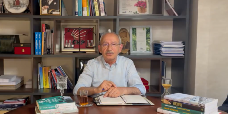 Kılıçdaroğlu'nun Ofisine Ziyaretçi Akını