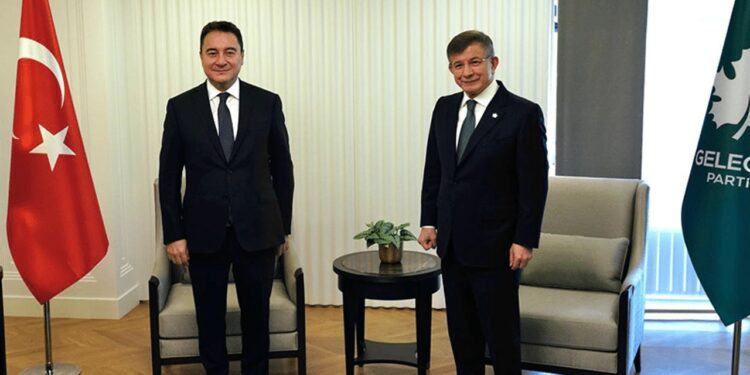 Kulis: Davutoğlu ve Babacan anlaşamadı