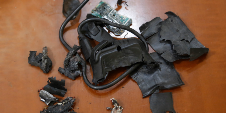 LÜBNAN | Çağrı cihazlarına, ülkeye girmeden önce patlayıcı döşenmiş!