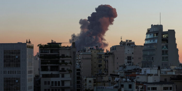 Lübnan'ın Başkenti Beyrut'ta Peş Peşe Patlama Sesleri! İsrail Ordusu'ndan Açıklama