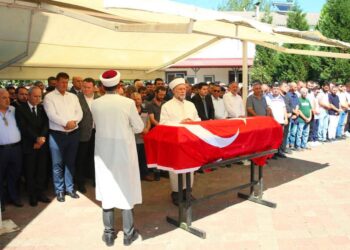 Makarna fabrikasındaki patlamada hayatını kaybeden işçi defnedildi