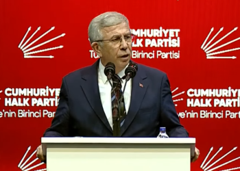 Mansur Yavaş, parti yönetimine sitem etti: “1 saat önce arayıp, ‘Siz de konuşun’ denildi!”