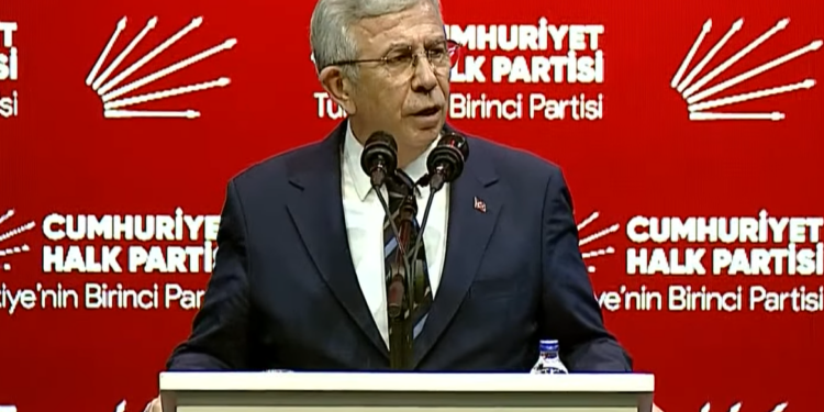 Mansur Yavaş, parti yönetimine sitem etti: “1 saat önce arayıp, ‘Siz de konuşun’ denildi!”